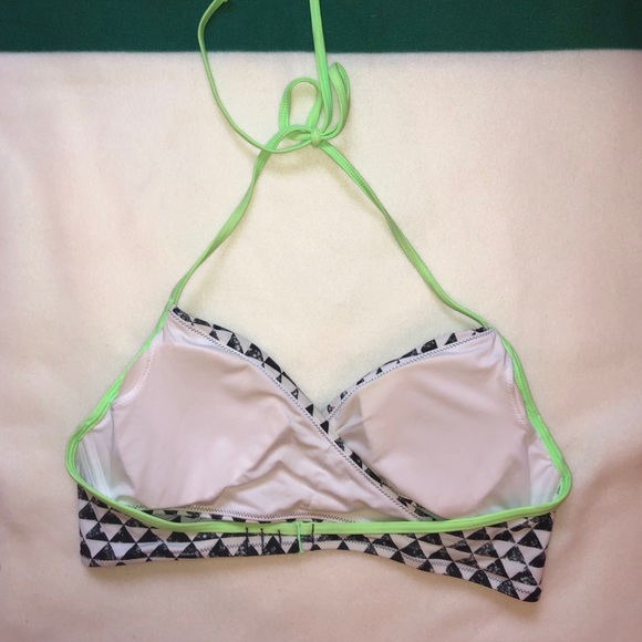 Victoria’s Secret PINK Crossover Swimtop - Picture 2 of 3